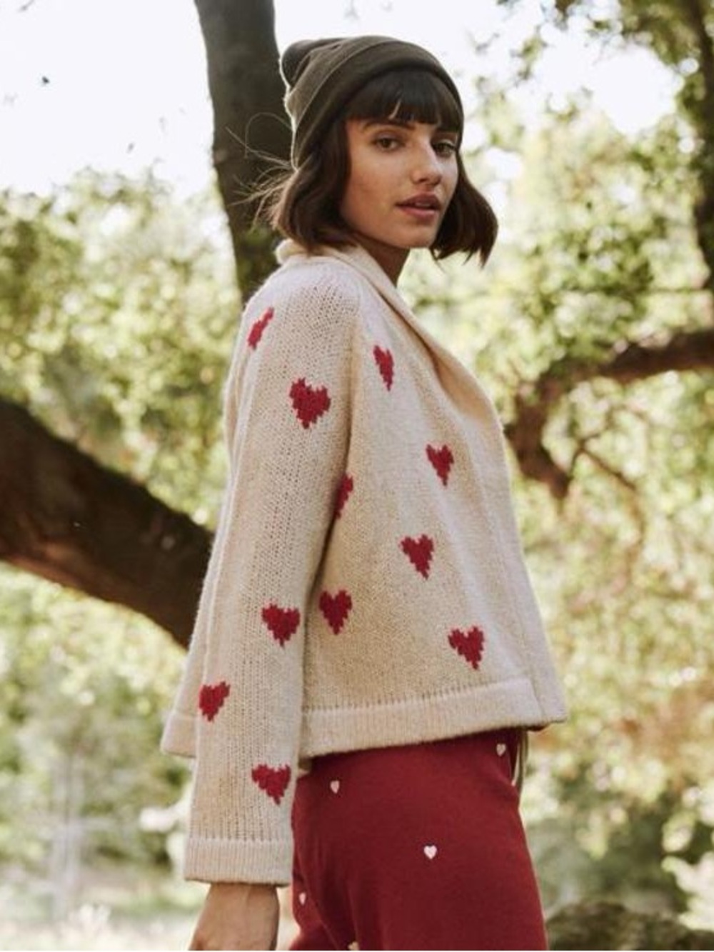 The Great - The Heart Lodge Cardigan - Cream / Holly Hearts